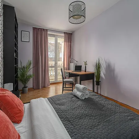 Flat With Church Views *