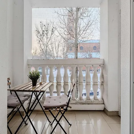 Flat With Church Views Βαρσοβία