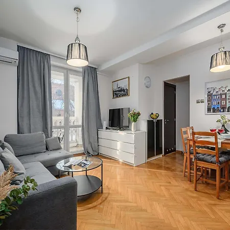 Flat With Church Views Βαρσοβία