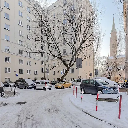 Flat With Church Views *